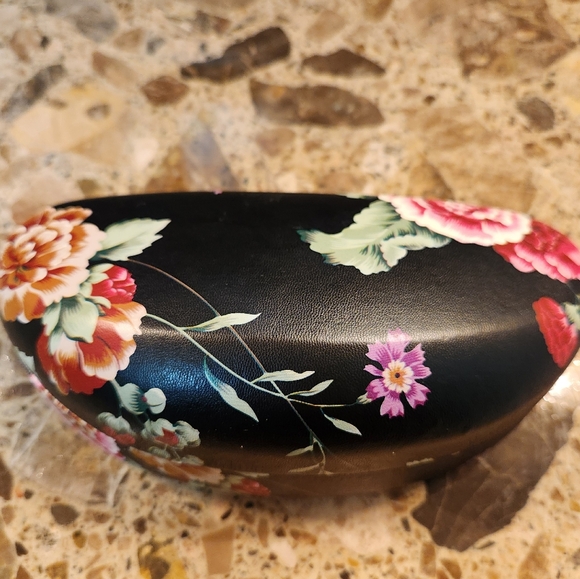 Aviator Sunglasses with Brown Lenses - Picture 3 of 6